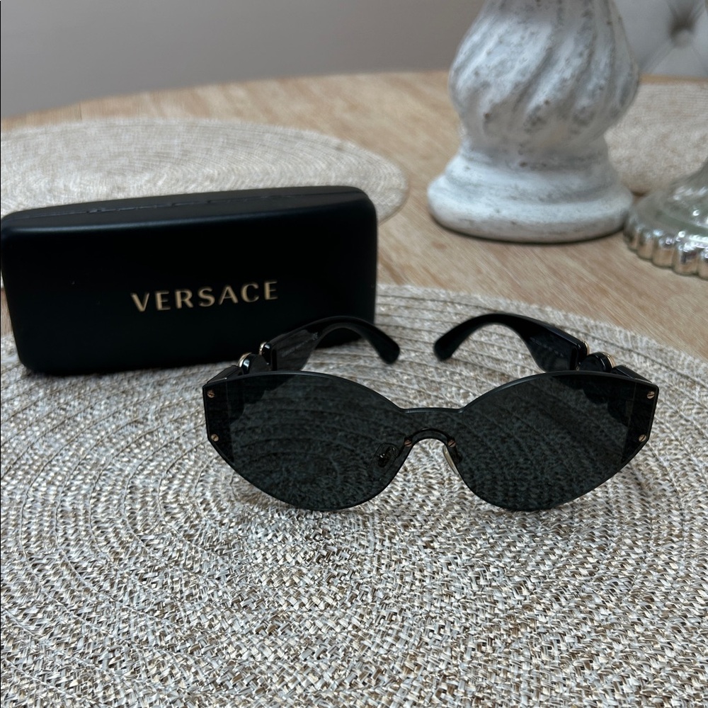 Versace Elegant Black Sunglasses